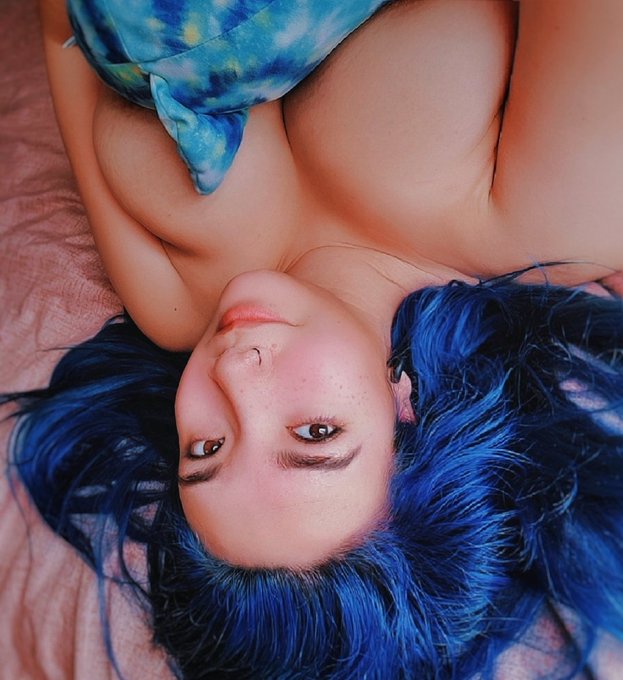 I think I want bigger boobs 🤔 https://t.co/WN6eP5dAiz