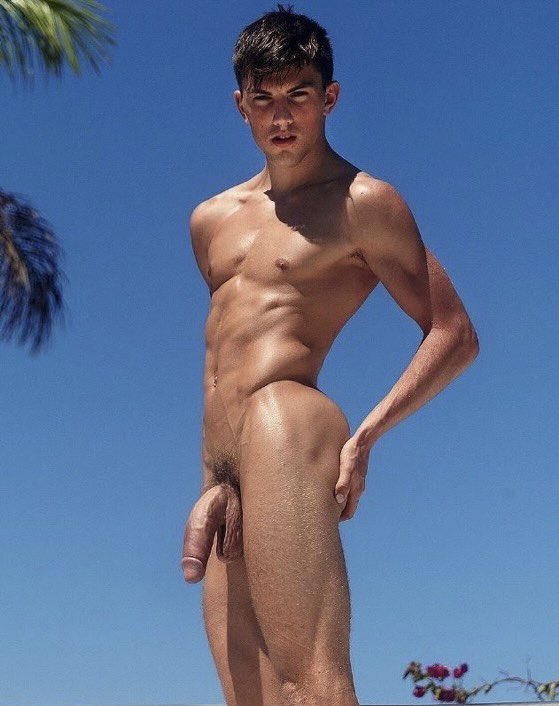 My dick is waiting to get sucked ?

You wanne see how other boys play with it?

Follow for fee

https://t
