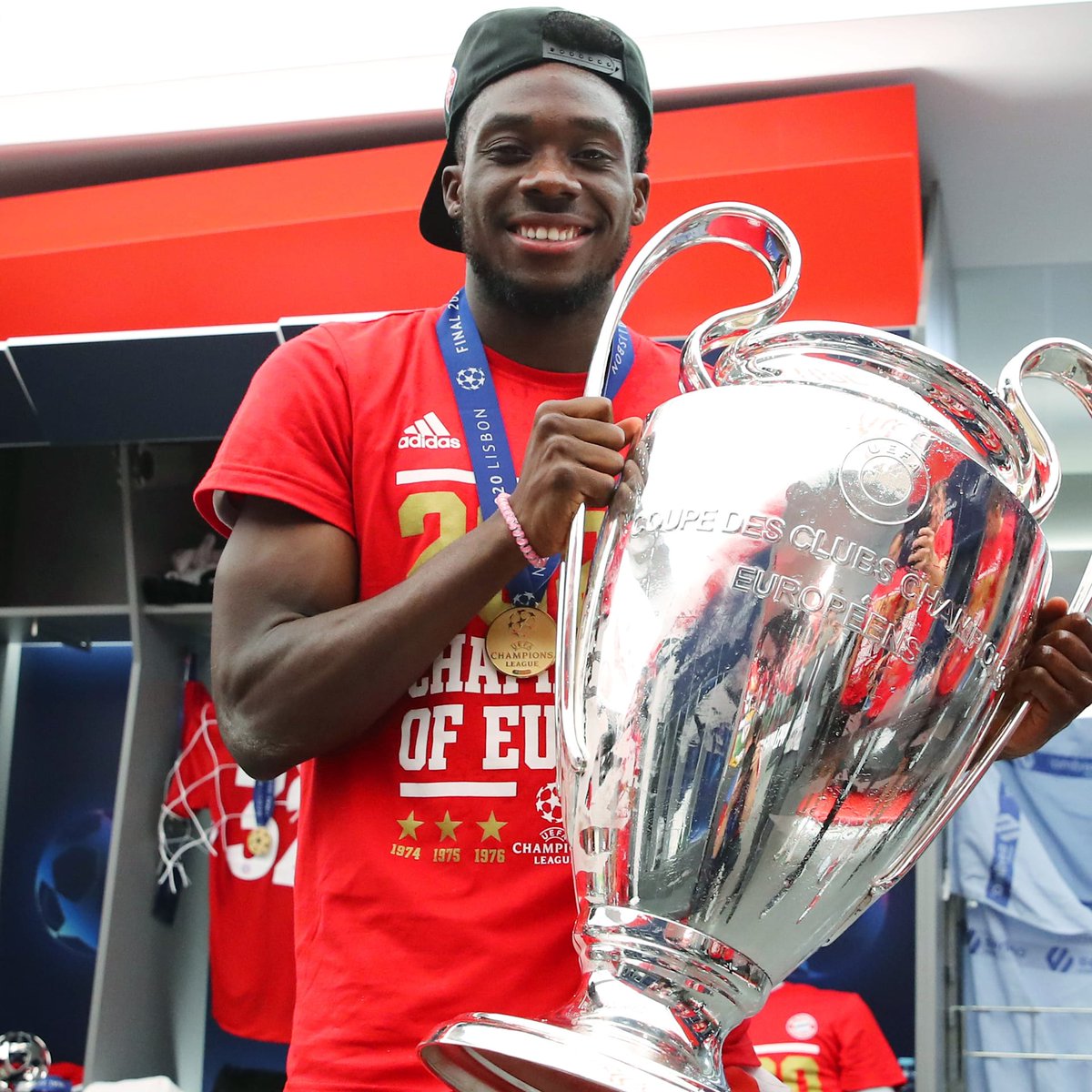sessuolo's tweet photo. Ufficiale:alphonso davies è un nuovo giocatore del sessuolo 💚🖤
🇨🇦🚀 https://t.co/KMC04G2SHZ
