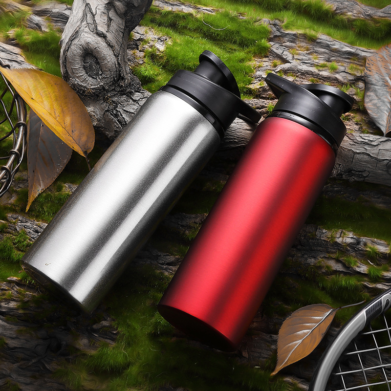 Sammyji_5669's tweet photo. #stainlesssteel #waterbottles #sportbottle Mountaineering camping stainless steel thermos bottle, material inside and outside 304, inside 304, outside 201, can be customized, factory direct sales. https://t.co/OknTZjmy52