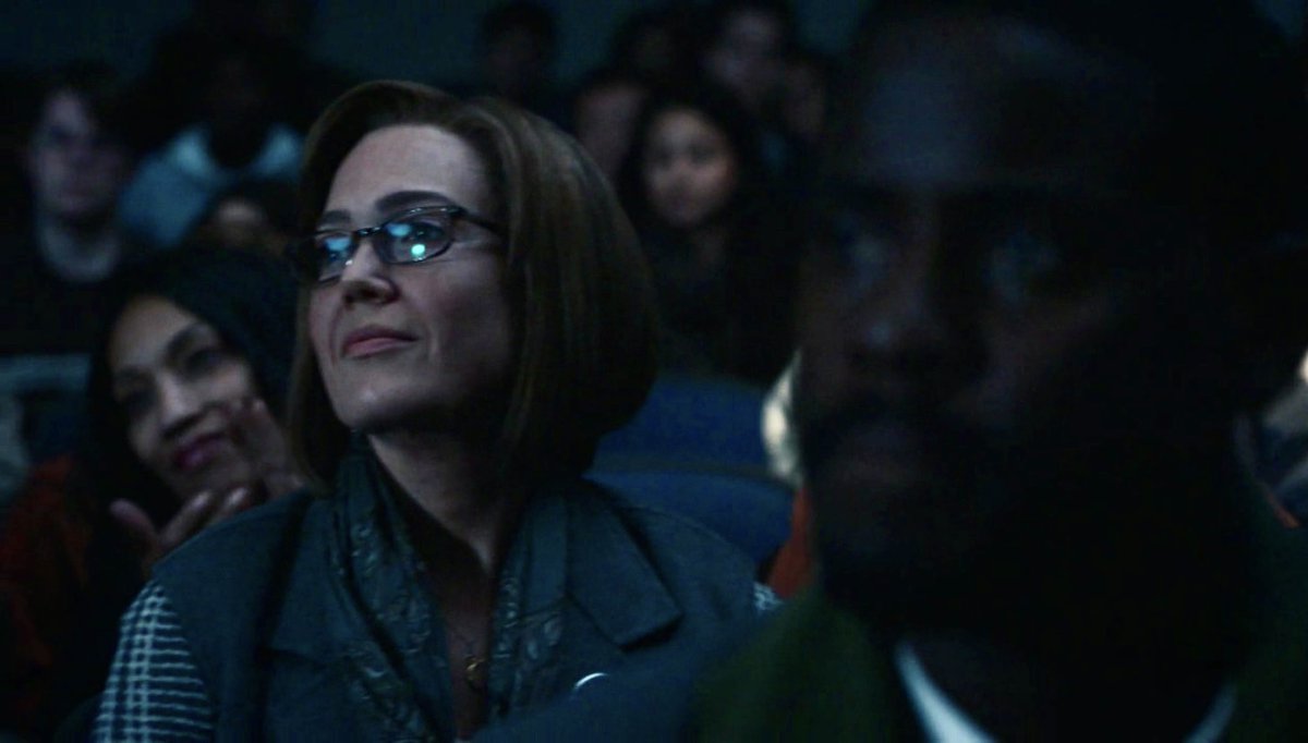 itskingwanza's tweet image. I was an extra in one of the episodes and seeing @SterlingKBrown and @shadowflack go at it was a masterclass! Not just in acting, but in poise. @TheMandyMoore was the sweetest! The crew was perfect. #ThisIsUs