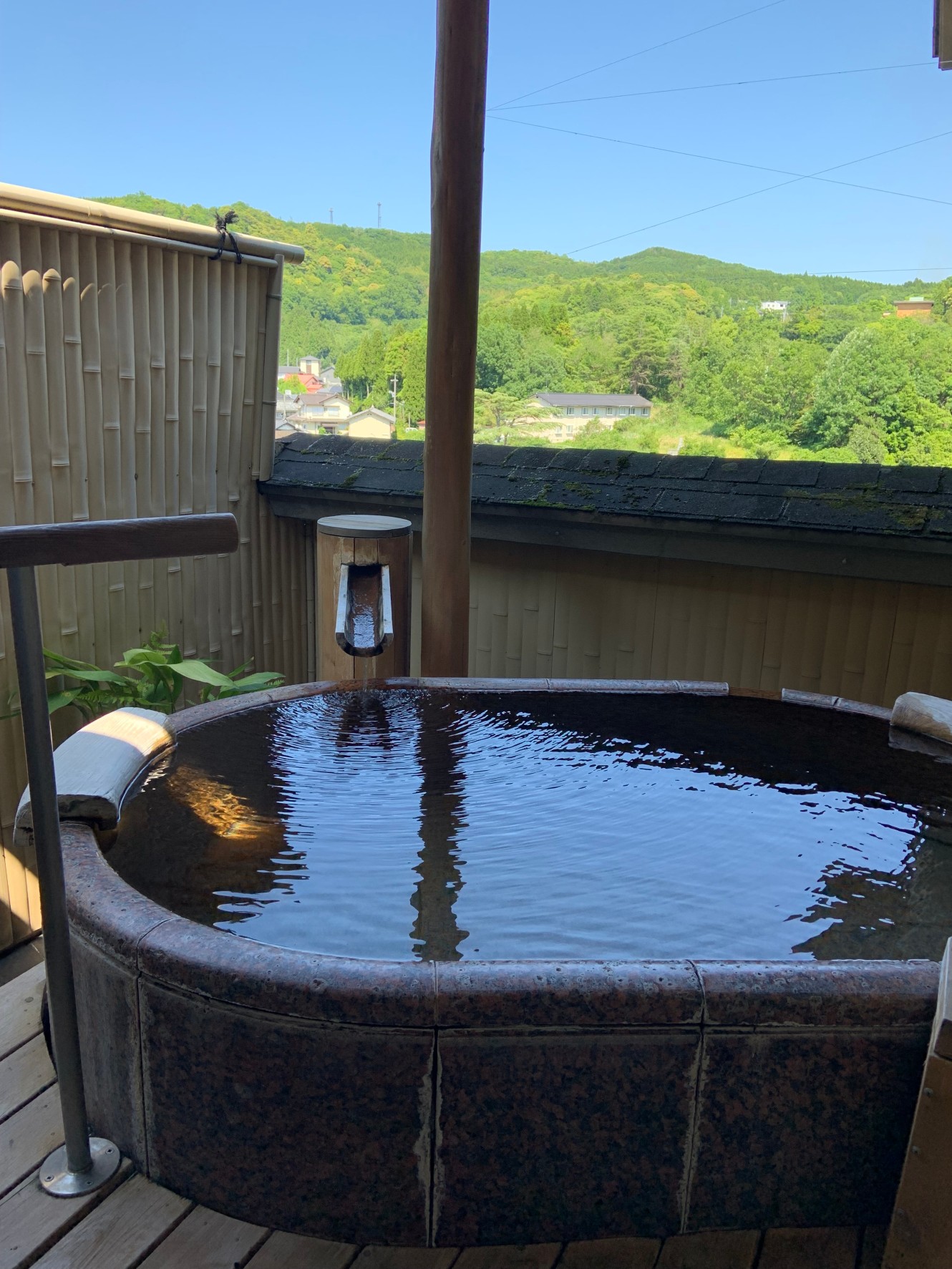 玉造温泉 温泉むすめ 公式 佳翠苑皆美の温泉付き客室 露天風呂付きと内風呂付きタイプがあります 温泉と美味しいお料理で心もお腹も充電満タン 佳翠苑皆美 皆美 玉造温泉 美肌の湯 美肌 露天風呂付き 露天風呂付き客室 源泉かけ流し 島根