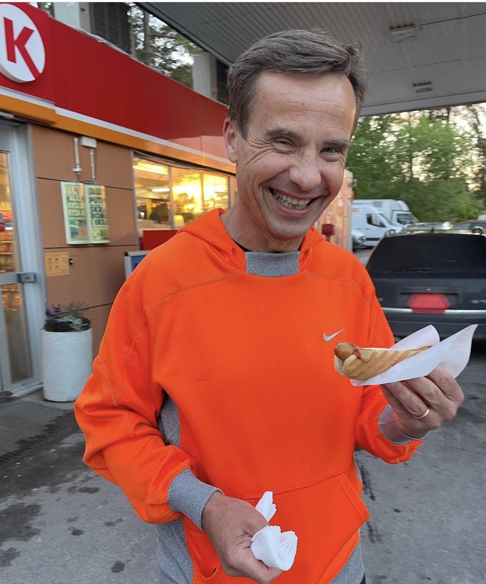 dalilaalibasic1's tweet image. Ge mig en enda anledning varför man INTE skulle vilja ha den här glada underbara mannen som statsminister