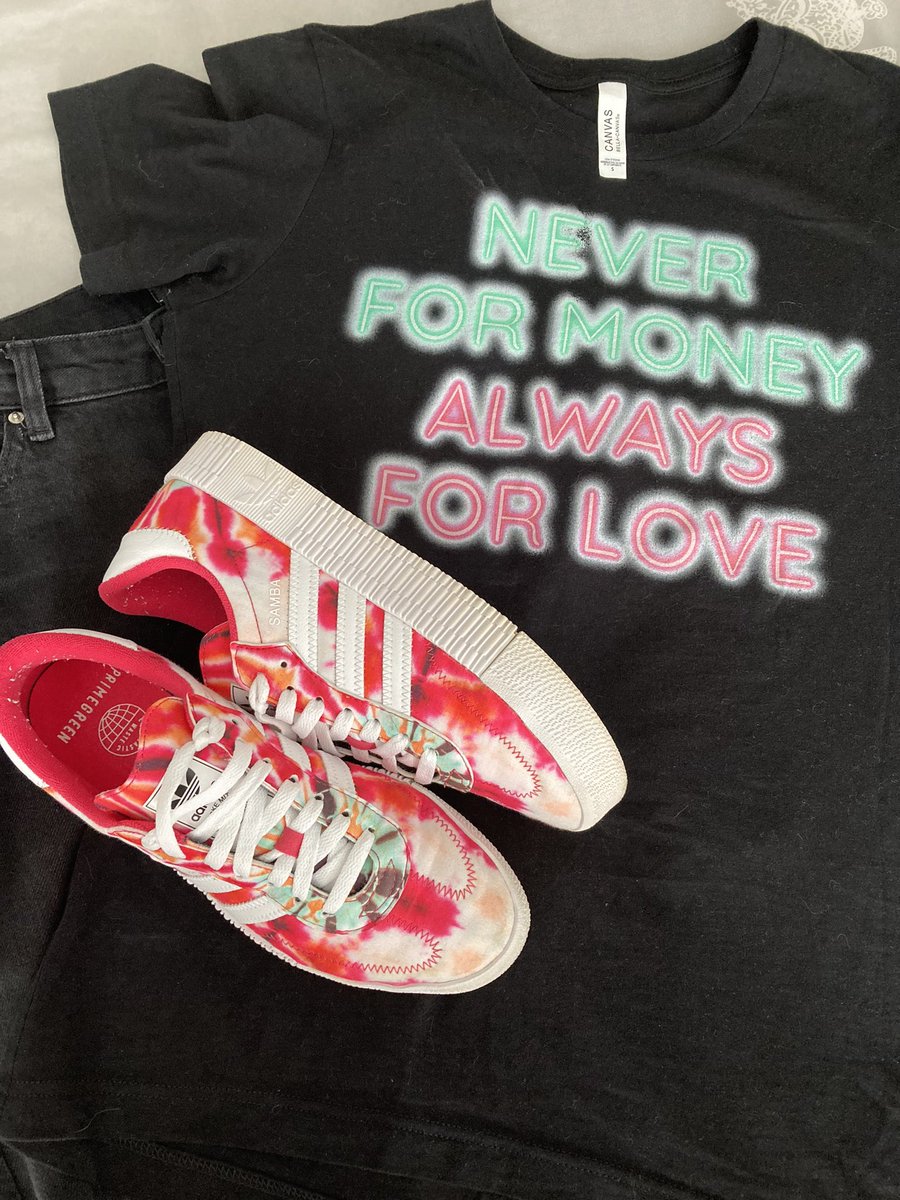 EspleyLaura's tweet photo. https://t.co/88j9YOot2i Repping my favourite cover song of all time today 🥰❤️🫶🏻 plus the @adidasUK obviously 🙄
@JamieWebster94 @brookecombe @TalkingHeadsHQ
Anyone got a better one????
@adiFamily_ #coversong #shareyourstripes #neverformoneyalwaysforlove #sambarose https://t.co/ySev2mIvWk