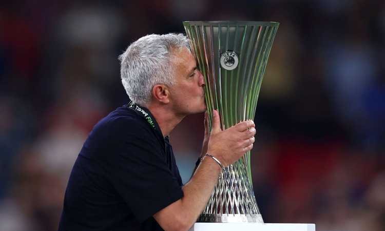 pulitostore's tweet photo. Siamo felici per la @OfficialASRoma che giocando in modo #pulito ha vinto la #ConferenceLeague scrivendo la storia https://t.co/CWXpGrRtI2