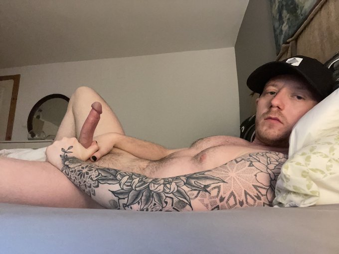 100 followers yesterday!!! 

Come on, almost at 20k, so close I can Fucking taste it!! 

? https://t