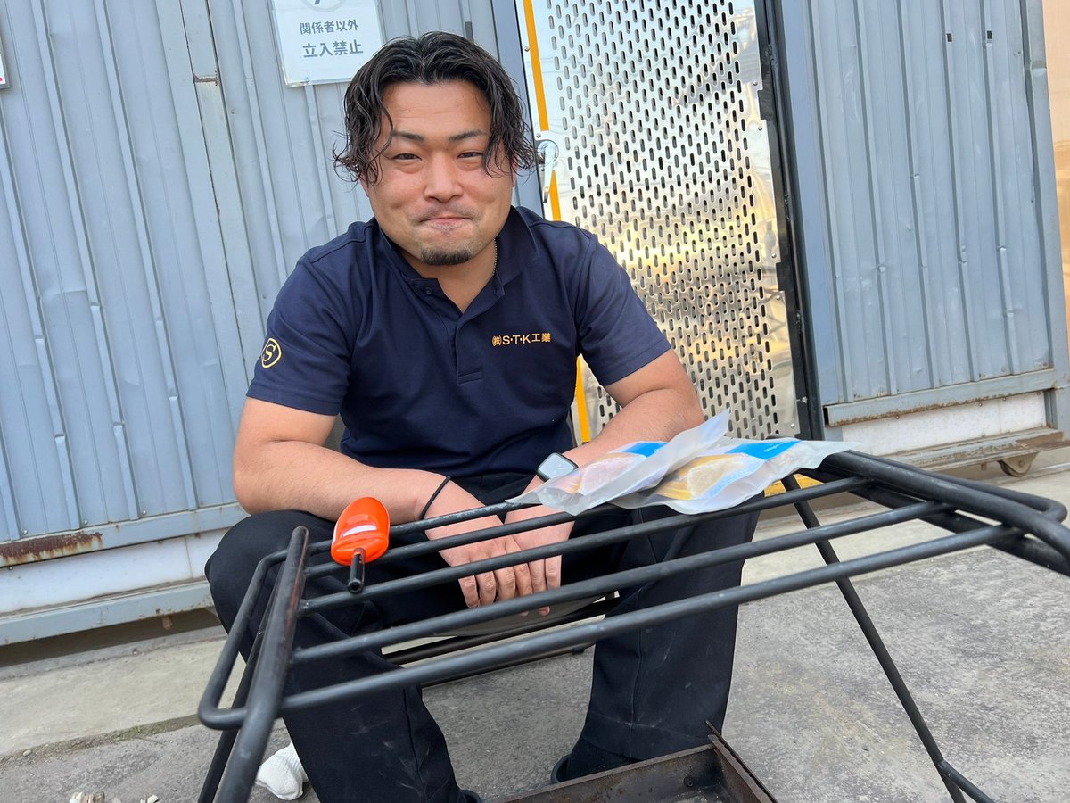 STKkogyo4944's tweet photo. STKデラーズキッチン
動画を撮影しました🧑‍🍳 
旬の食材を使ったアウトドア料理🍴

近々動画アップ予定です☺️✨

#アウトドア #キャンプ #キャンプ飯
#着火剤 #おにぎりチップ https://t.co/3COXSQBf0N