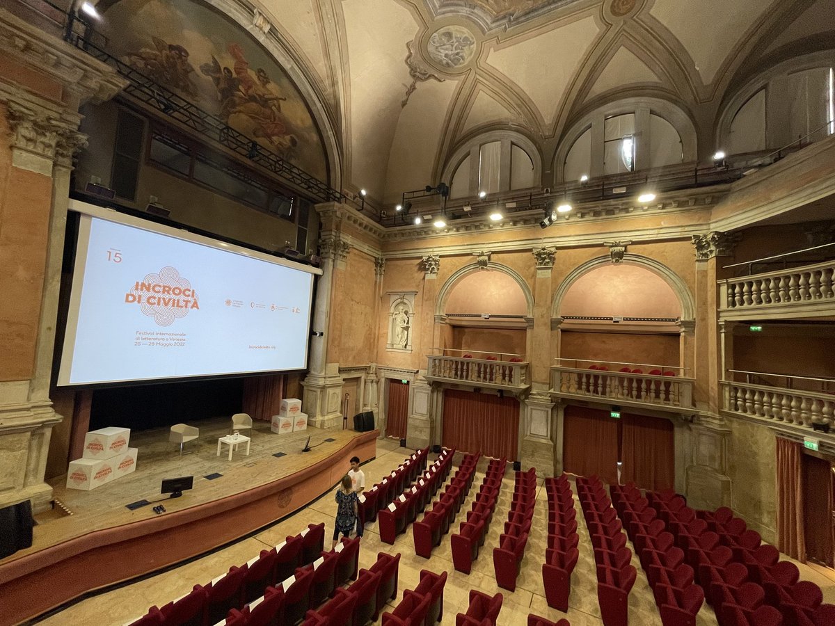 Tutto pronto per gli incontri di oggi di #incroci22 all'Auditorium Santa Margherita!