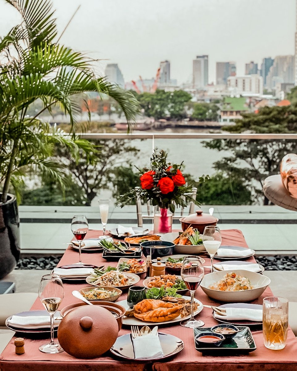 Escape without leaving the city and let our Capella Culturists elevate your Staycation beyond the ordinary. What about a private BBQ soiree on your balcony or by the jacuzzi plunge pool on your Verandah Suite? Reserve: capella.life/CBK-offers #CapellaBangkok (Photo: marshaminaj)