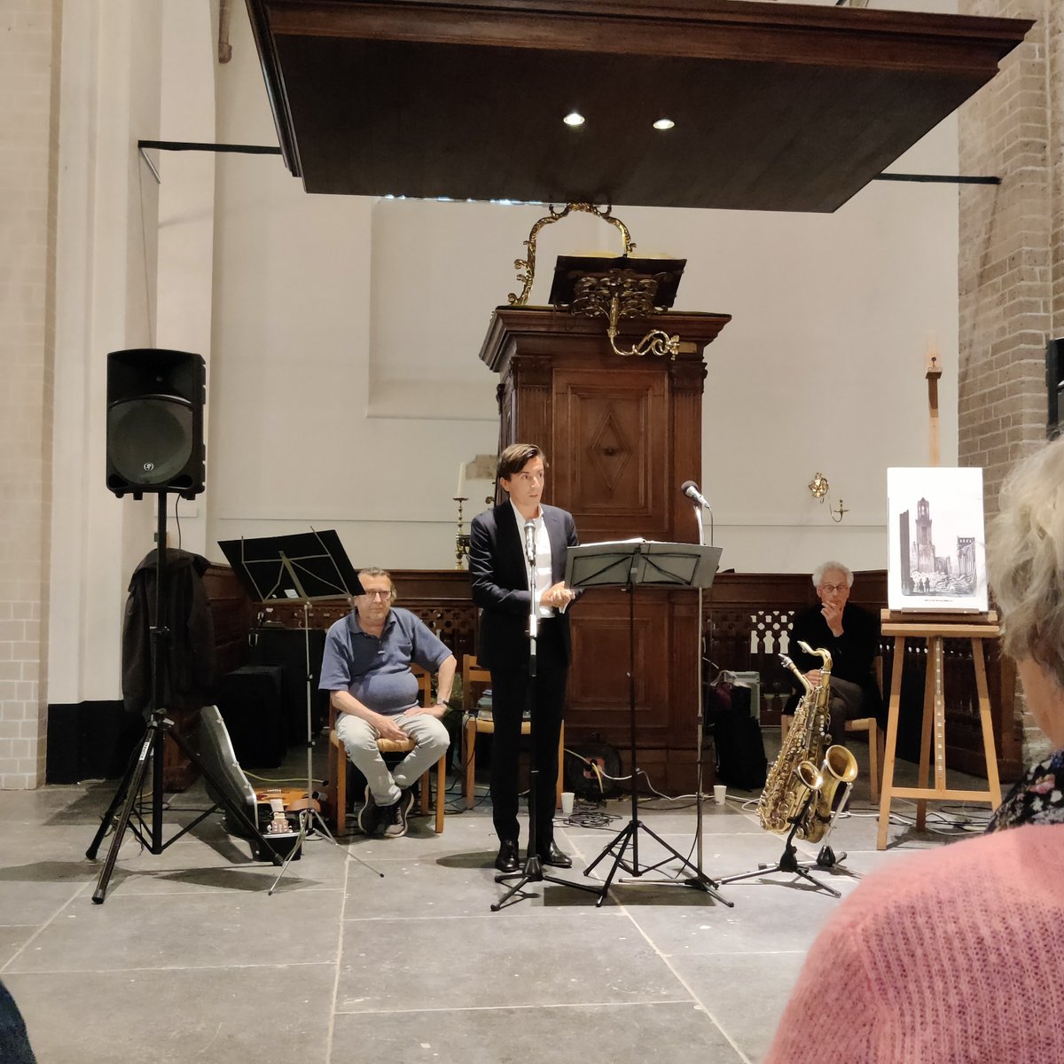 KKUtrecht's tweet photo. Vrijdag 20 mei werd Het Kerken Kijken Utrecht seizoen 2022 officieel geopend in de Nicolaïkerk. Na een toespraak van voorzitter Bert-Jan Brussaard en muziek door Herman &amp; de Baaf, opende wethouder @AnkeKlein officieel het zomerseizoen. We sloten af met een lekkere borrel. https://t.co/8wbcjSiNvi