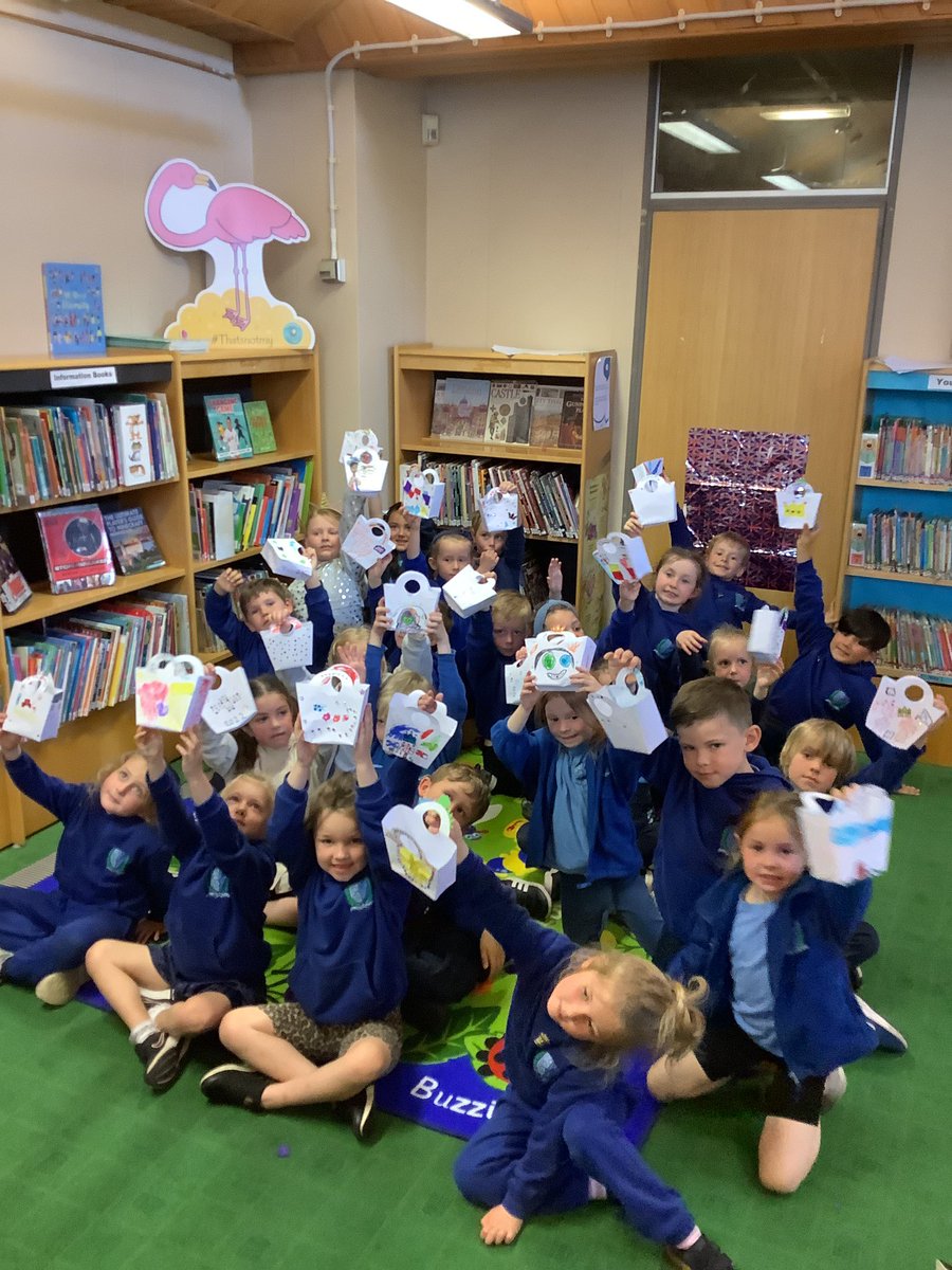 StAgnesY1's tweet photo. Lovely visit to Crawcrook library today to listen to a story about the queen and some crafts. #PlatinumJubilee @gateslibraries https://t.co/BPIvYTiUbV