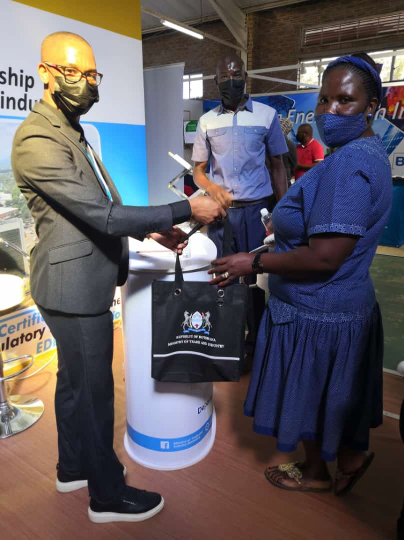 Theo_Mooks's tweet photo. To bokela zha kwenu ku stall chedu 
#TheBusinessBotswanaNorthernTradeFair
#Day2
#TheGhetto https://t.co/bdF1y6uY8W