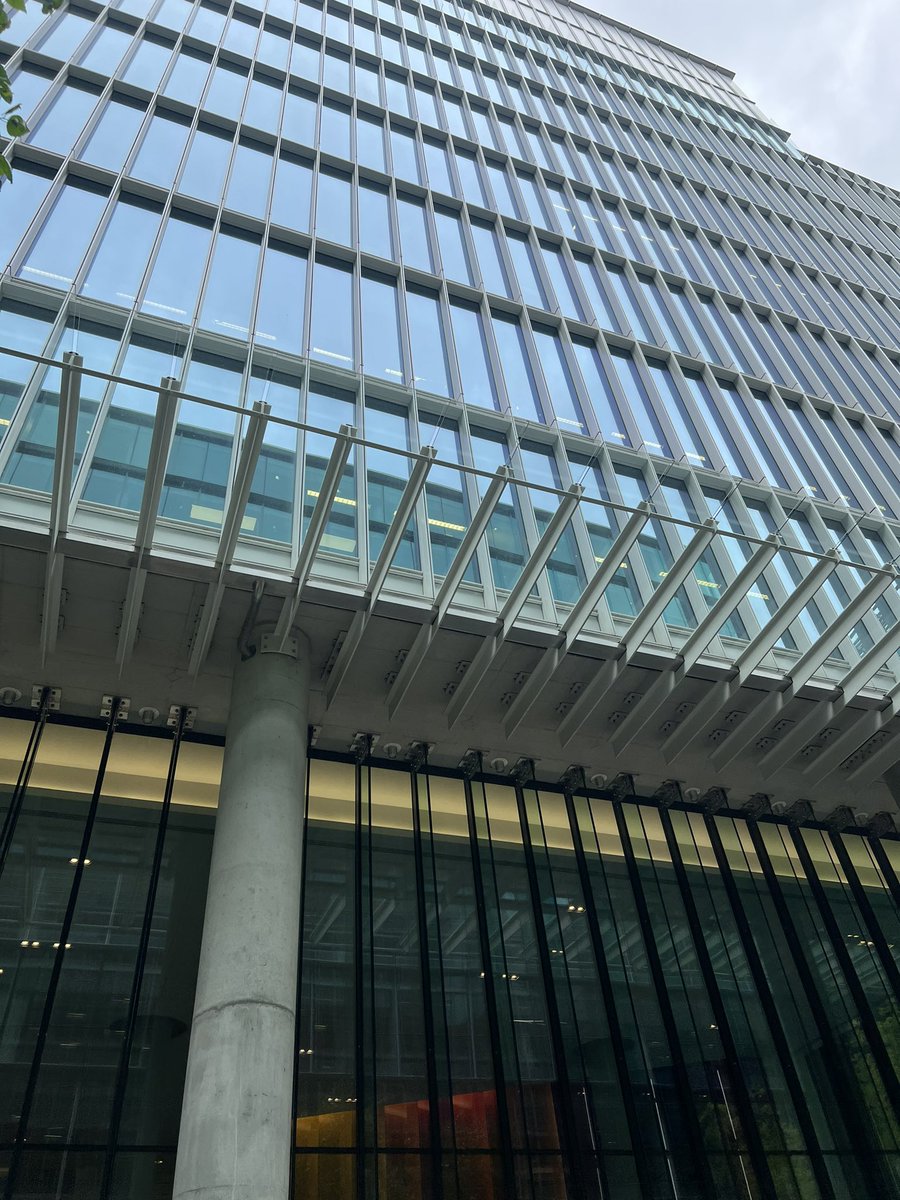Zelst_'s tweet photo. At @MSFTAdvertising London for the afternoon #ppc #PaidAds #performancemarketing #biddablemedia #bingads https://t.co/rmHBzH41Nf