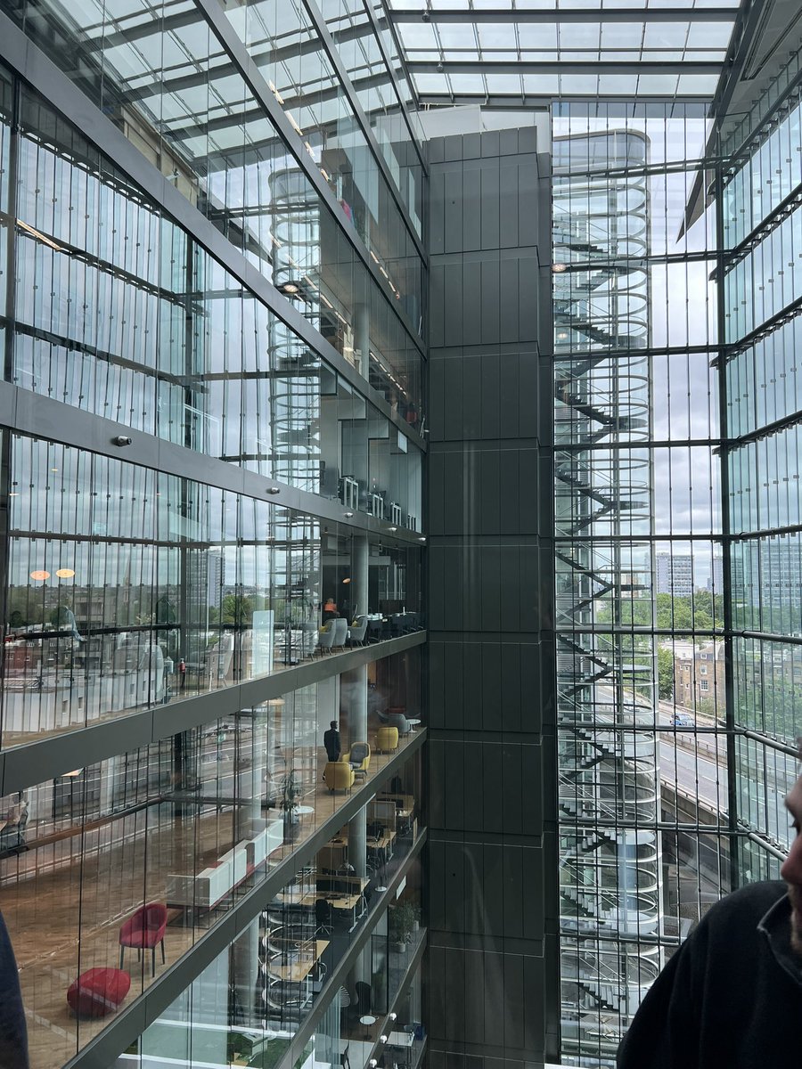 Zelst_'s tweet photo. At @MSFTAdvertising London for the afternoon #ppc #PaidAds #performancemarketing #biddablemedia #bingads https://t.co/rmHBzH41Nf