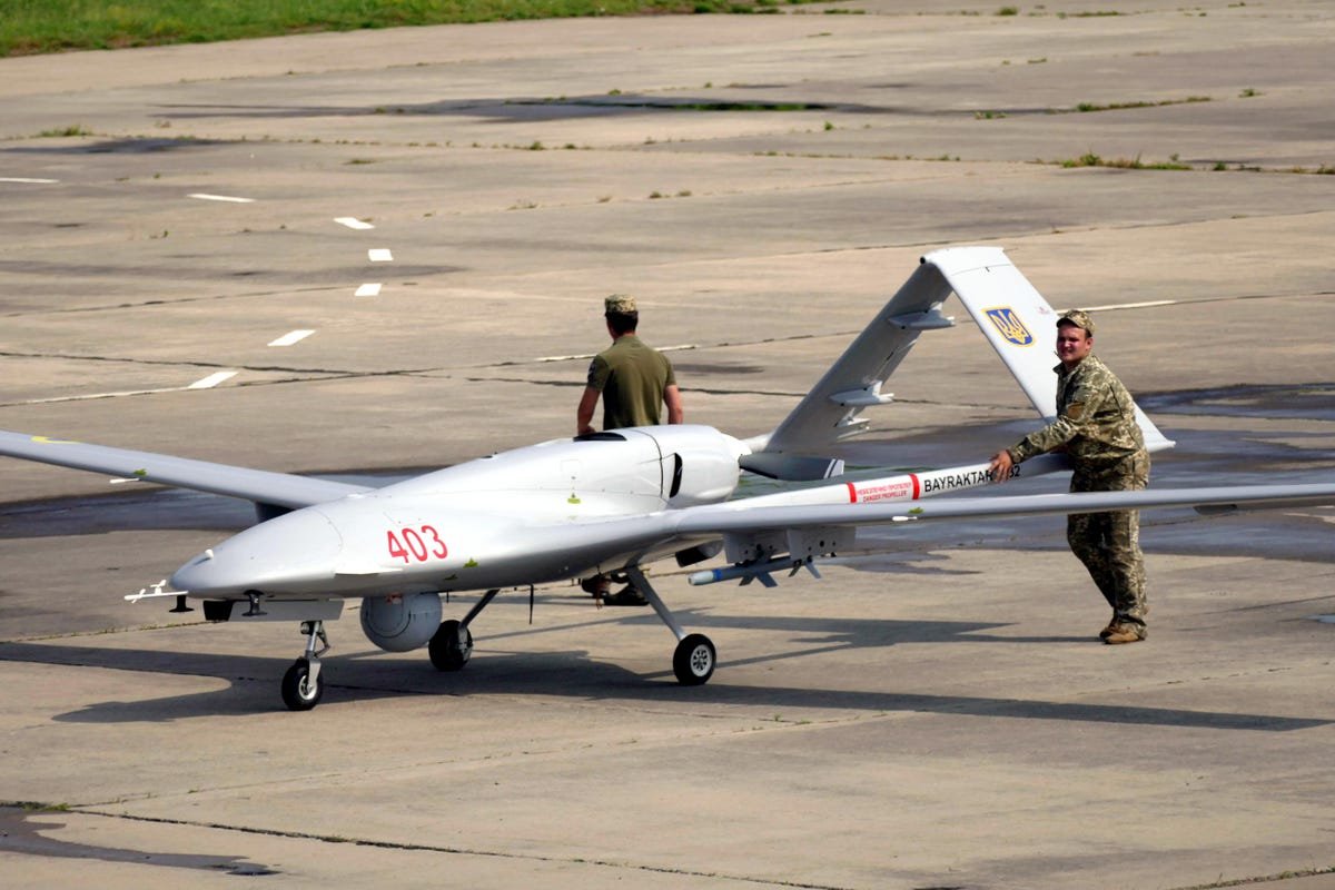tomiahonen's tweet photo. Love this!

Lithuanians are crowdfunding air support for Ukraine. They have a project to collect the 5 million euro ($5.5M US dollars) to buy a Bayraktar combat drone for Ukraine. In 24 hours they collected 1.8 million Euro

#Lithuania
#StandWithUkraine https://t.co/LY7m7tCq7B