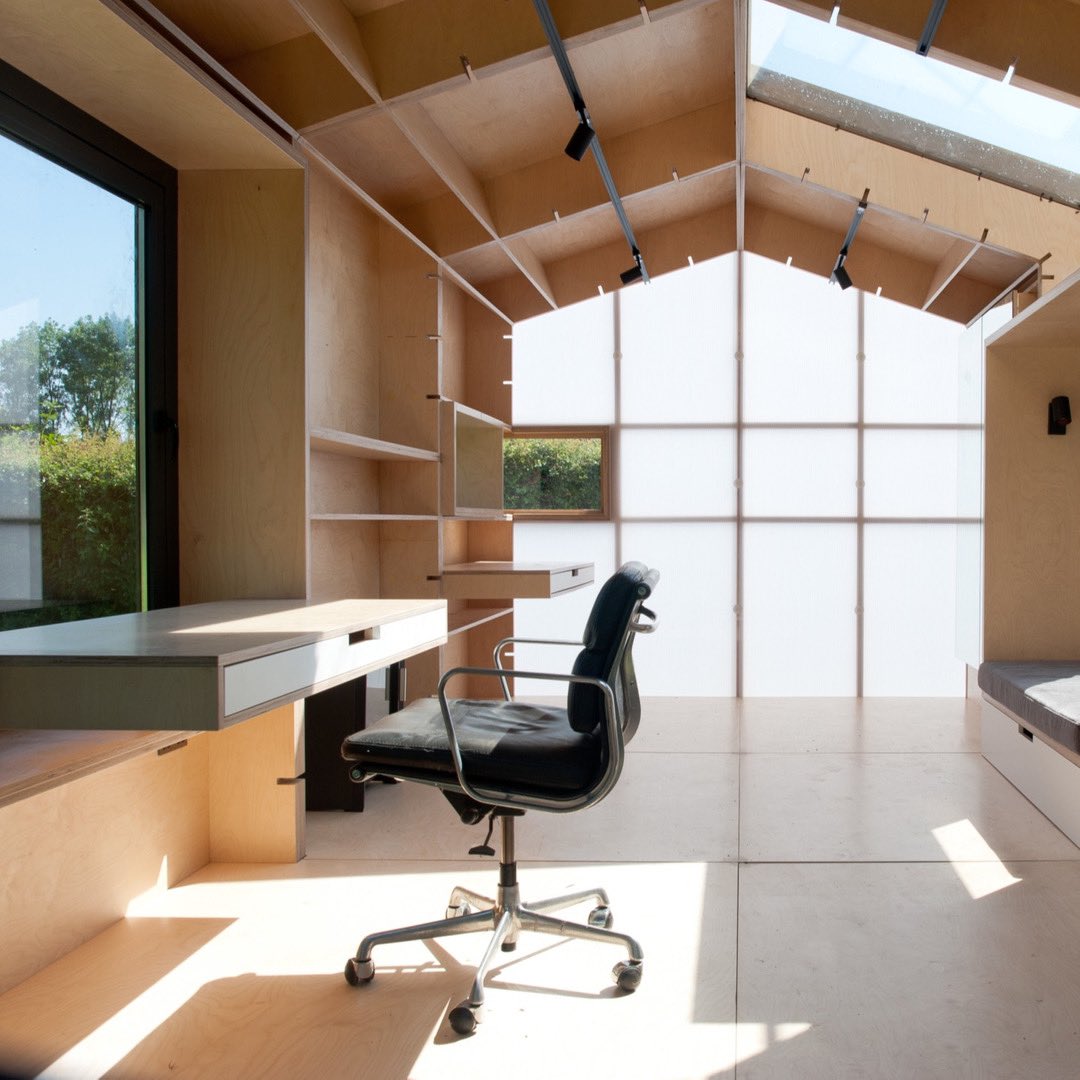 JaKStudio's tweet photo. Uncluttered, zen workspace with a view. Interior of the JaK Studio HOM3 as installed in Jodie Kidd &amp; Joseph Bates’ garden as featured in the Times @TimesProperty https://t.co/uoUjdjspfx