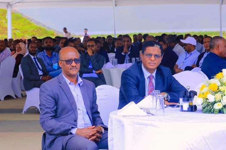 dinka_merga's tweet photo. የአዲስ አበባ ከተማ ከፍተኛ አመራሮች የስልጠና መድረክ ተጠናቀቀ።

ላለፉት ስድስት ቀናት "አዲስ ፖለቲካዊ ዕይታ - አዲስ ሀገራዊ እምርታ" በሚል ለከተማዋ ከፍተኛ አመራር ሲሰጥ የነበረው የስልጠና መድረክ በዛሬው ዕለት ተጠናቋል። https://t.co/qHkBMDRz5V