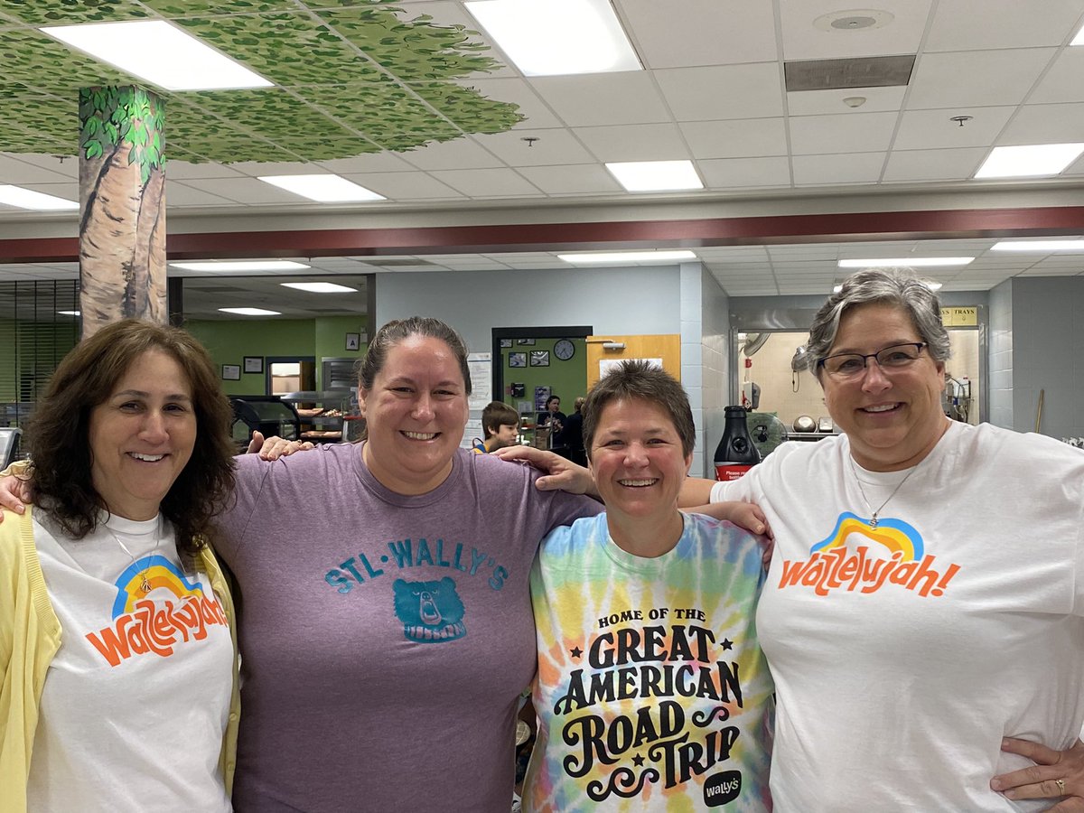 When teachers take a field trip we go to Wally’s! #RSMSrocks <a href="/Wallys_USA/">Wally's</a>