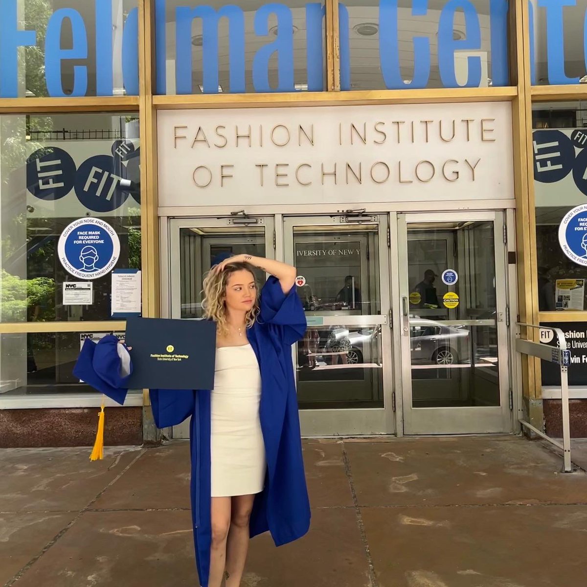 rialeyeet's tweet photo. sexy AND educated 😎 https://t.co/snIfQcqJR1