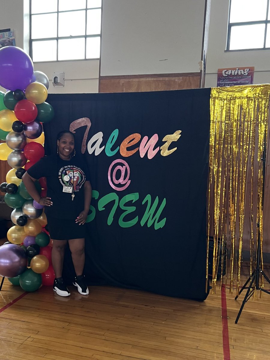 STEMatBlodgett's tweet photo. Both Syracuse STEM students and staff showed that we are overflowing with a variety talent at yesterday's school-wide Talent Show. Fantastic job everyone!! #GoSTEMLions #SCSDSuccess #SCSDDiversity @STEMatBlodgett @SyracuseSchools https://t.co/3qkFPgOgW2