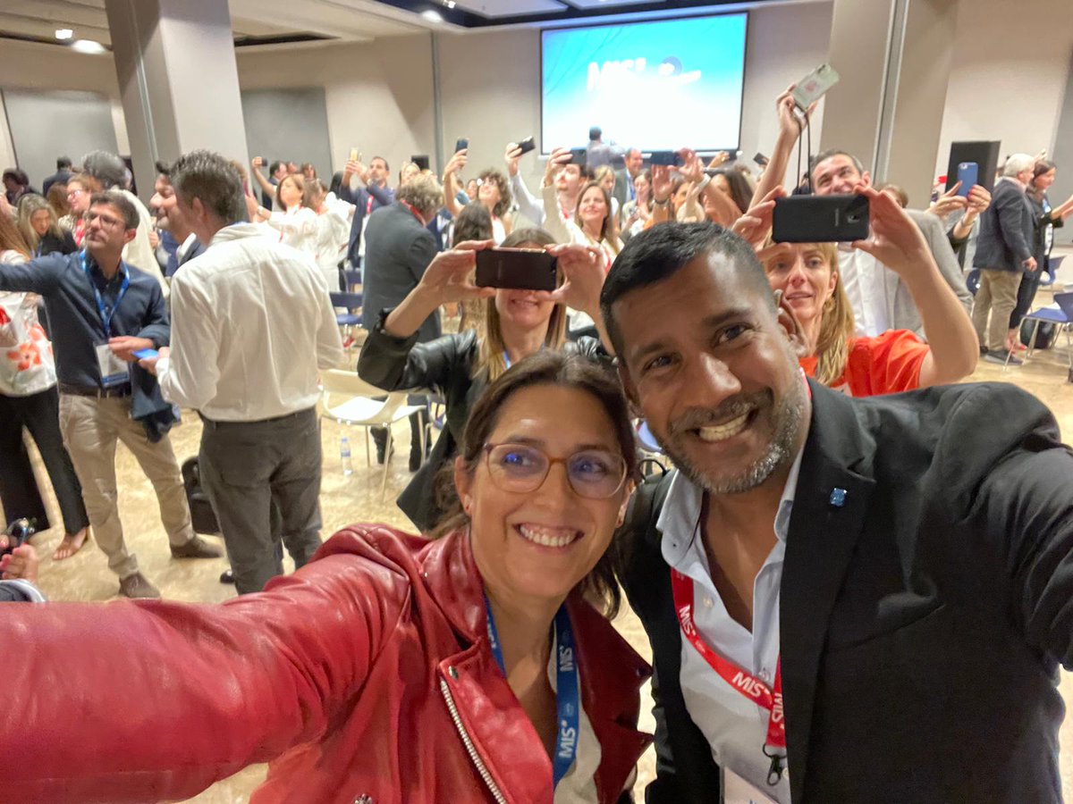 PalcongresVLC's tweet photo. 🙋♂️¡Hola! ¿Estás en el MIS de @grupoeventoplus? Nuestra compañera del área comercial, @Juliaentuitter, te espera en el estand B-27, donde os contará todas las novedades sostenibles del @PalcongresVLC. #EventosSostenibles #greenmeetings #MIS2022 #MeetMIS #meeting #MICE #ODS https://t.co/nZtLacPlmV