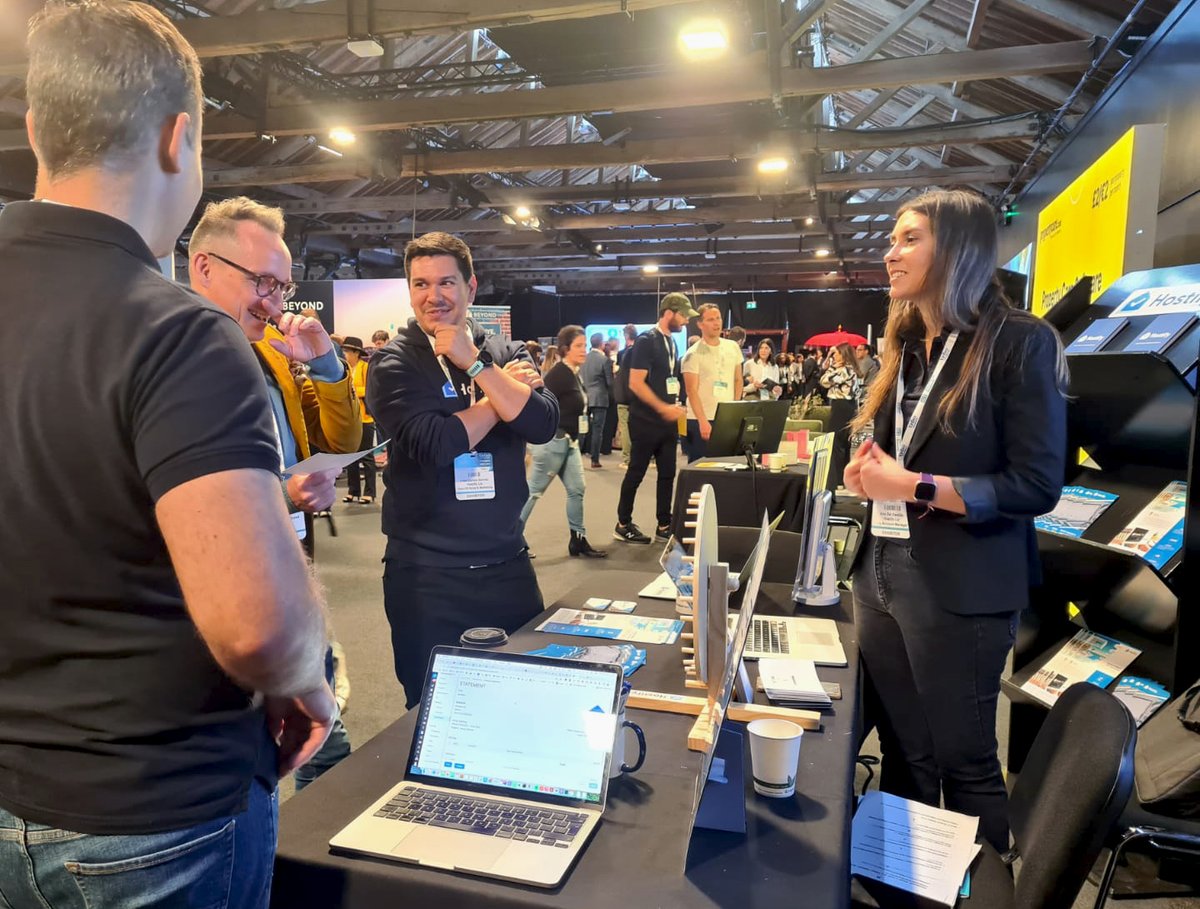 A week full of events!
Last week the Hostify team was at #ShortyzAwards & #ShortStaySummit in London. We had a blast playing with our roulette and it was great to meet so many people @RentalsUnited @Airbnb  @Price_Labs @BeyondPricing @RemoteLock 
Thanks to #EHHA @uk_staa @vrma