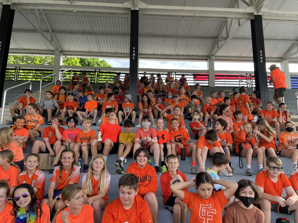 5th graders are ready for field day!!#cfChooseCourage 👍🏻😊