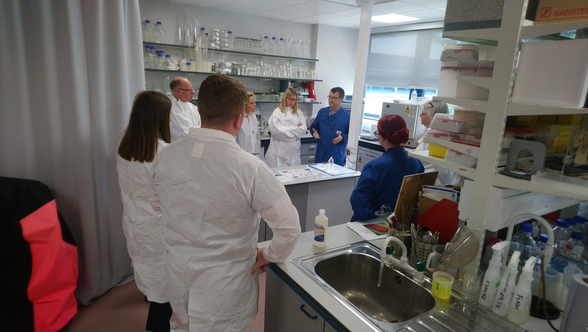 MoredunComms's tweet photo. . @sserc and @RoyalSocBio annual teacher meeting enjoying a practical session at @MoredunComms @elwatson_1 @SEFARIscot @KevinMclean_MRI https://t.co/aMaZJxq1fn