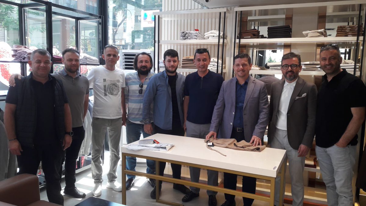 satsoticaret54's tweet photo. Mustafa Akcan abimizin değerli evlatları ile açtığı İstanbul Maltepede ki 3. şubelerinin açılışına icabet ettik. Satso olarak her zaman üyelerimizin yanında olmaya gayret edeceğiz. Rabbim komisyon üyemiz Enes Akcan kardeşimize ve ailesine hayırlı bereketli kazançlar nasip etsin. https://t.co/Oh5JFchkbT