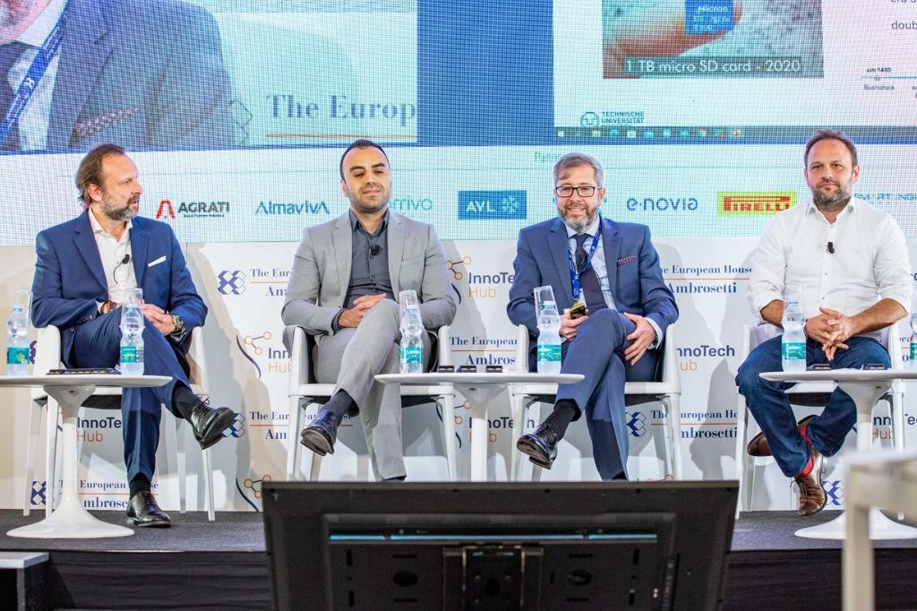 ABBItalia's tweet photo. Oggi al #TechnologyForum @Ambrosetti_ per parlare di #smartsociety, #ndustria50, futuro dell'energia e #bioeconomia circolare.
Andrea Cassoni di #ABBRobotics ha parlato dell'impegno #ABB per un'automazione #robotizzata sempre più #sostenibile e di #roboticacollaborativa. https://t.co/F4k5xI9OAv
