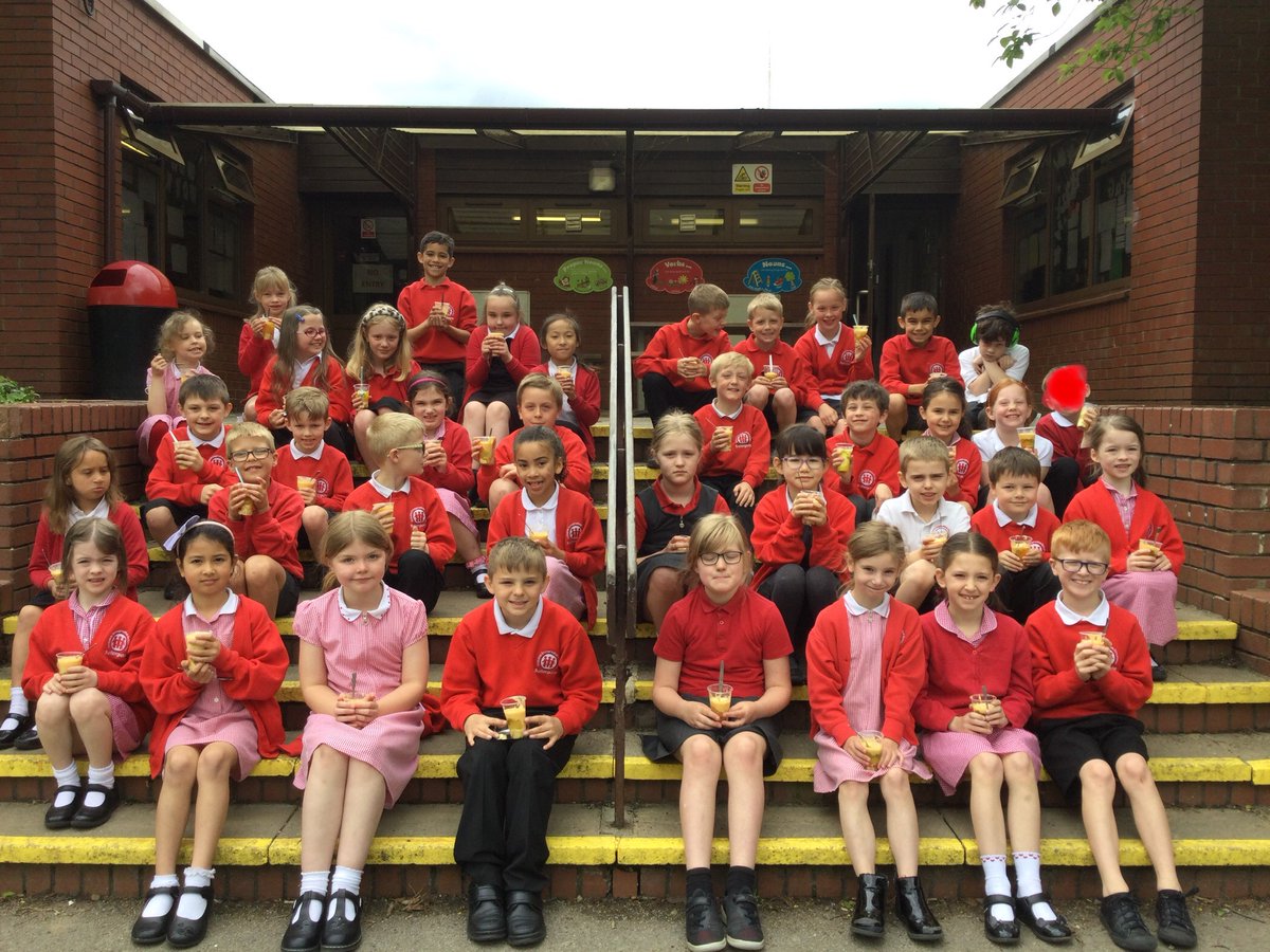 SaltergateSchs's tweet photo. Our Year 3 children developed their knowledge of mass this week! In honour of the Platinum Jubilee, we recreated the official jubilee pudding with our own Saltergate twist on the ingredients! Stay tuned for the delicious recipes! #Saltergatespirit #tastylearning #platinumjubilee https://t.co/W5T88Gj0cI