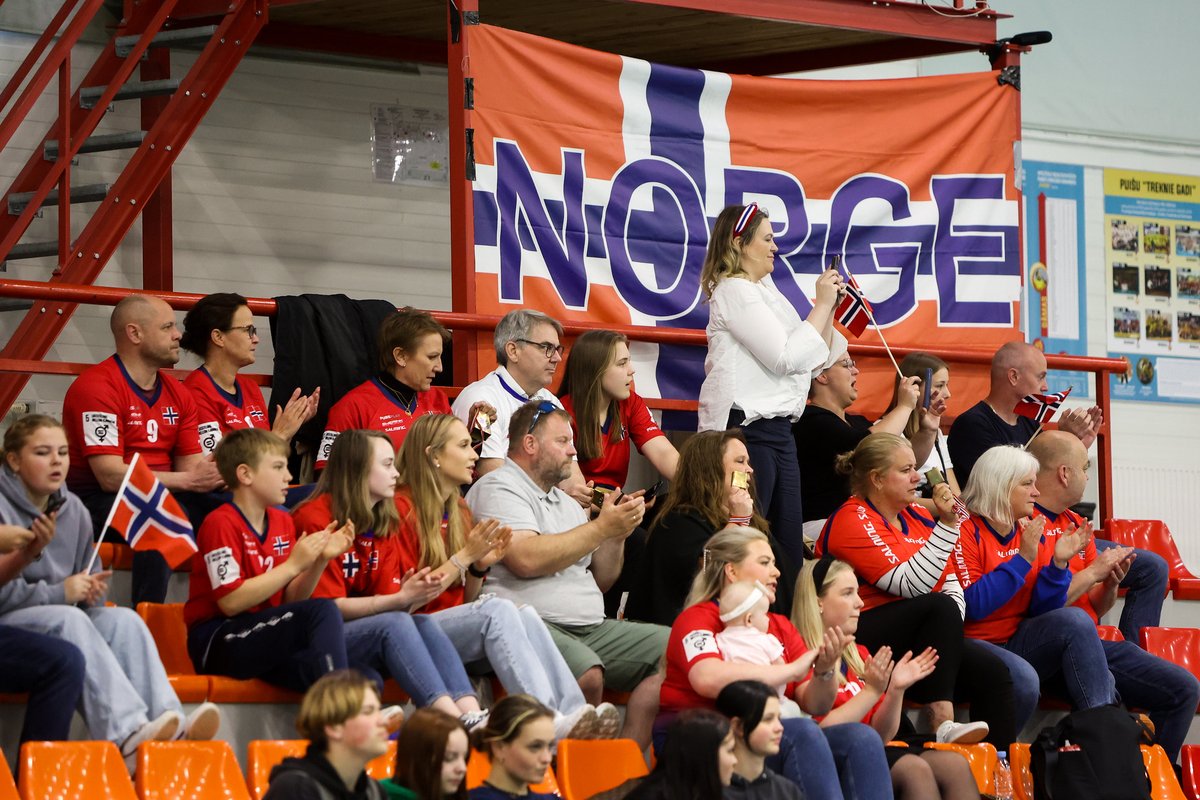 iffwfc's tweet photo. It's good to see fans having a great time at the #WFCQ in Italy and Latvia!😍
Keep on cheering!🙌🙌🙌 https://t.co/hMusS6lOxz