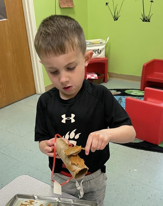 SmartStartCincy's tweet image. These hand-crafted bird feeders are lovingly made by our preschoolers! 🐦😊
#Childcare #SpringLearning