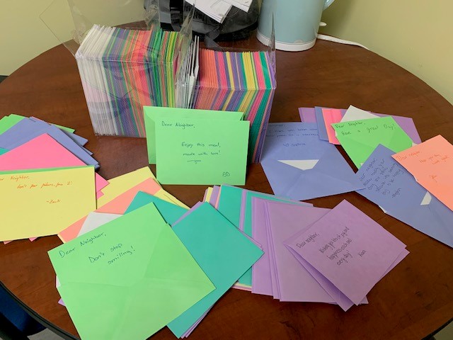 FoodnetMOW's tweet photo. Foodnet Meals on Wheels is thankful for the time @LansingCSD  High School Honor Society spent creating Notes for Neighbors! These hand-written notes brighten the day of our clients and remind them that many, many caring individuals in our community wish them well.  Thank you! https://t.co/mUKyPm9lhV