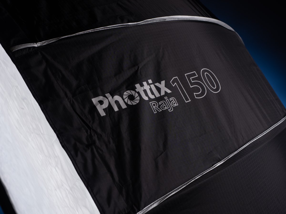 The <a href="/phottix/">Phottix</a> Raja 150cm hexa softbox. Brilliant large light modifier with superb light quality, and a build quality to match.
Read the review on <a href="/TheFlashCentre/">TheFlashCentre</a> website

theflashcentre.com/blogs/news/pho…

#photography #Lighting #Studio