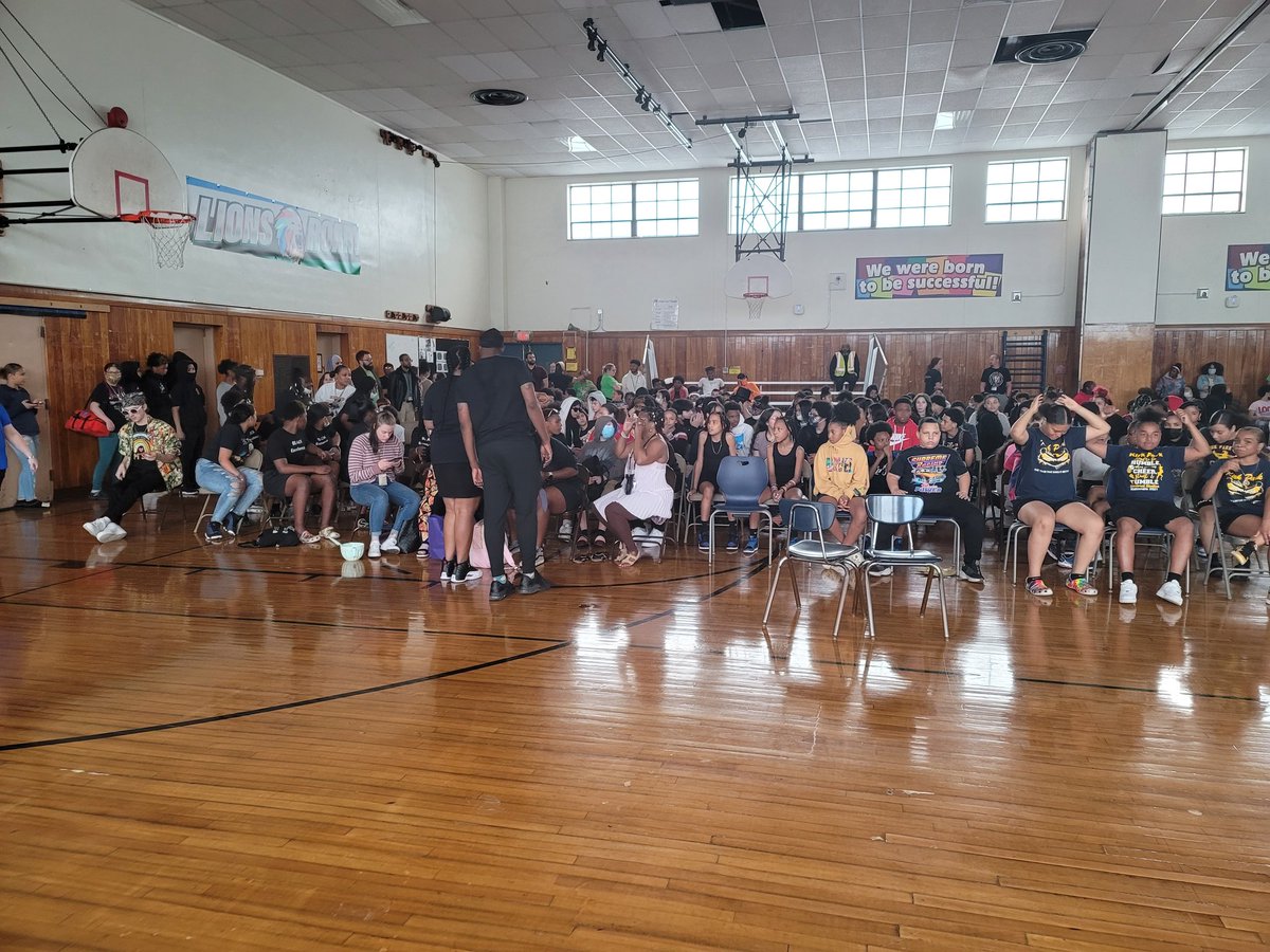 STEMatBlodgett's tweet photo. Both Syracuse STEM students and staff showed that we are overflowing with a variety talent at yesterday's school-wide Talent Show. Fantastic job everyone!! #GoSTEMLions #SCSDSuccess #SCSDDiversity @STEMatBlodgett @SyracuseSchools https://t.co/R37ndcKFCN