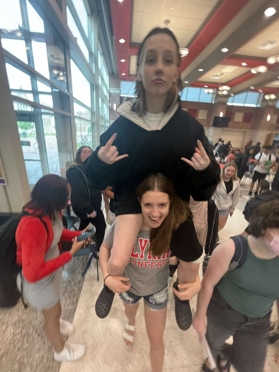 EHS Class of 2022 tweet media