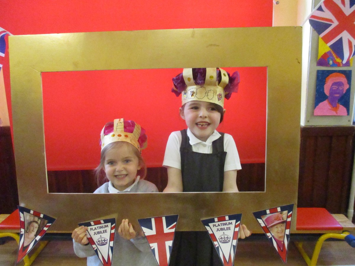 StrachurP's tweet photo. Our Queen's Platinum Jubilee Celebration today in school .... best hats ....royal bingo .... royal art ... quizzes ... cake decorating ... fun photos and more - a lovely day celebrating the Jubilee! #strachurprimary #strachur #argyllandbute #abc_OCTF #abcey #jubilee #celebration https://t.co/6yu9CFv50K