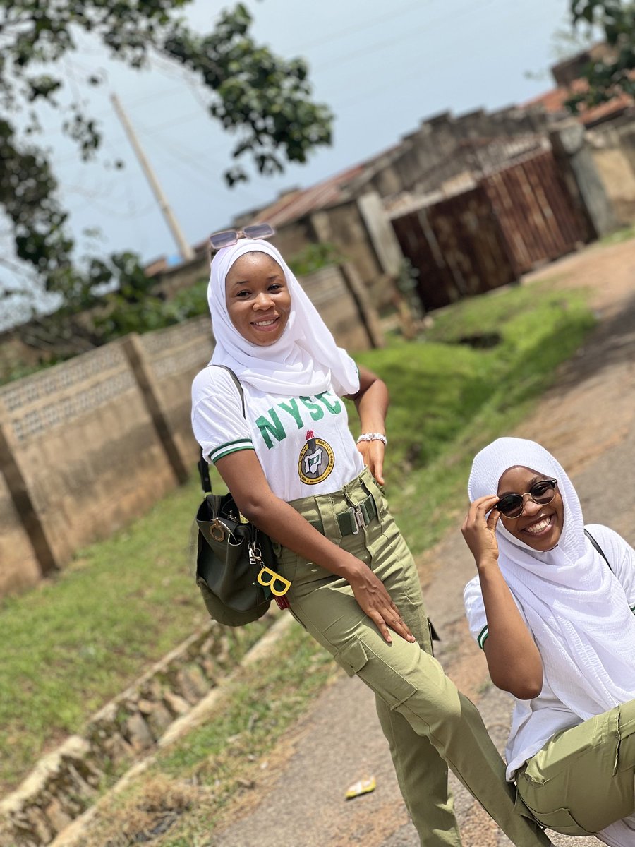 meenarh_F's tweet photo. Thursday!🇳🇬 https://t.co/swac8gd9xC