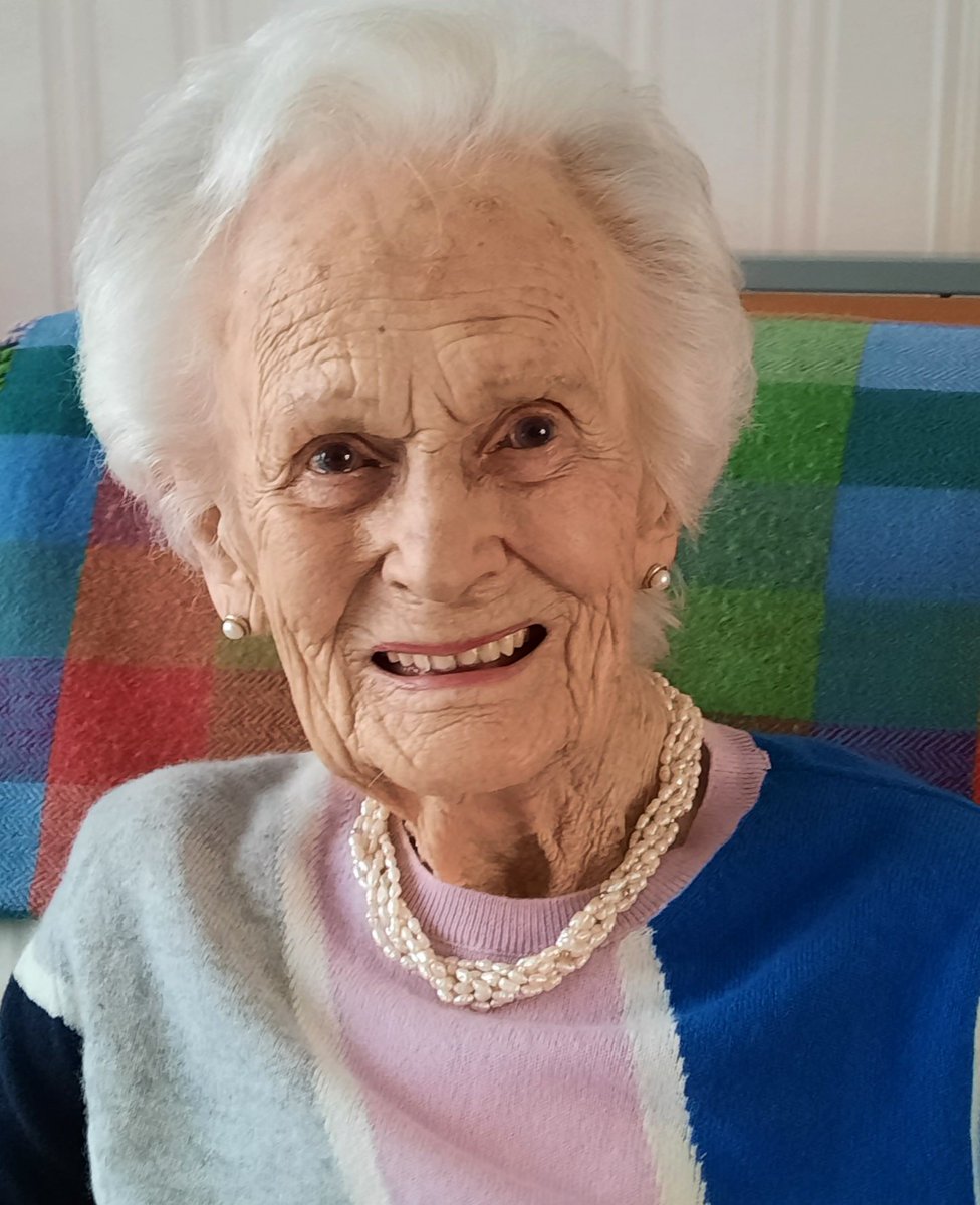 rosarii113's tweet photo. Celebrating our amazing,resilient mother, 95 today!(exMater nurse) #againstallodds last August 2021, being discharged on #PalliativeCare.Thx to Prof. Peter Kelly @MaterStroke @MaterTrauma for always keeping the #hope and an 'open mind'. https://t.co/RaCQfaLb7U