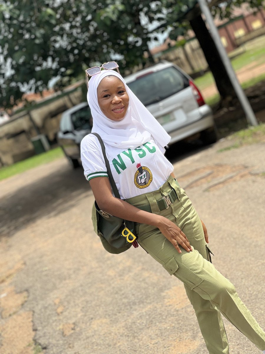 meenarh_F's tweet photo. Thursday!🇳🇬 https://t.co/swac8gd9xC