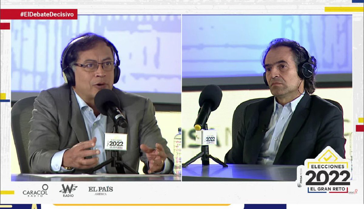 vanedelatorre's tweet photo. 📻 “El estallido social por una reforma tributaria no es por el volumen del dinero, es por la injusticia tributaria”: responde @petrogustavo a @FicoGutierrez #ElDebateDecisivo https://t.co/pj9c69quXe