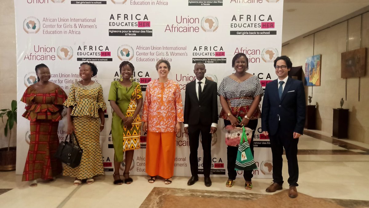 RBissoonauth's tweet photo. One school meal a day goes a long way in ensuring that a girls stays at school the whole day and that her parents don't have to worry about what and how to feed their child.#AfricaDay2022 
@AU_CIEFFA @UNICEF_Burkina @WFP @UNGEI @_AfricanUnion https://t.co/oh1lMcUmLO