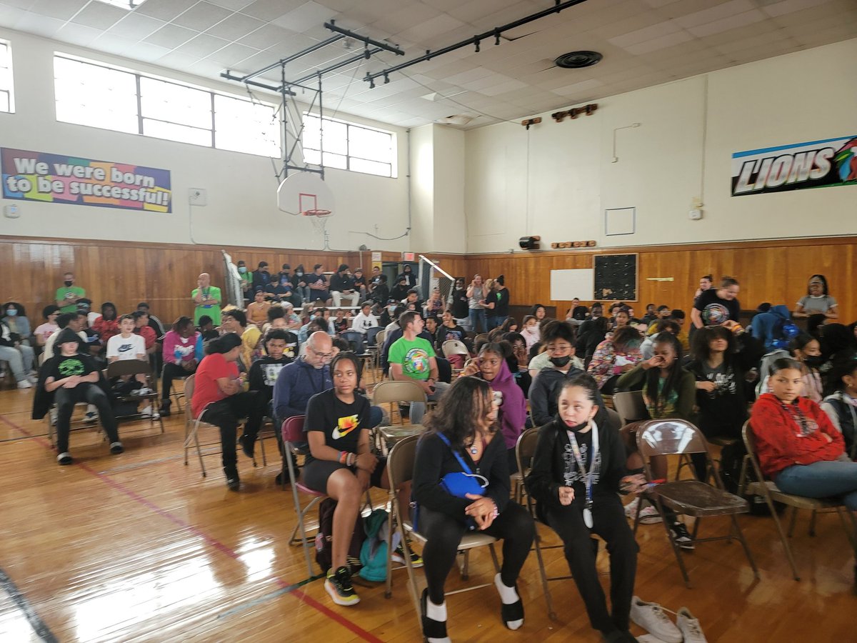 STEMatBlodgett's tweet photo. Both Syracuse STEM students and staff showed that we are overflowing with a variety talent at yesterday's school-wide Talent Show. Fantastic job everyone!! #GoSTEMLions #SCSDSuccess #SCSDDiversity @STEMatBlodgett @SyracuseSchools https://t.co/LqxEsKwwGv
