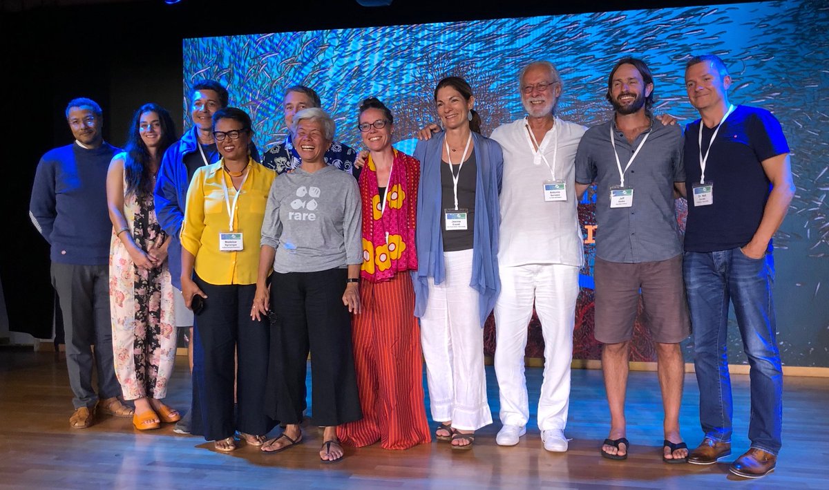 Sea_PoWer's tweet photo. Together at last! All @BlueClimate Community Awardees presented updates on their projects at last week's #BlueClimateSummit in #Tahiti, all captured in a great infographics by @GriotsEye
@SoulfishRnC #seaweed #women #ocean https://t.co/53Z7dfFfUd