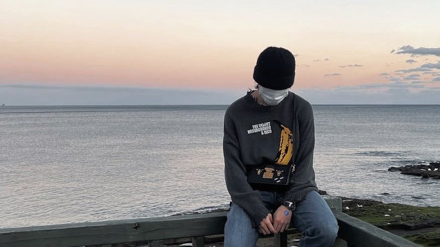 stussyjimin's tweet photo. everything is more beautiful with jimin ♡ 

SUNSET WITH JIMIN
#SunsetWithJimin https://t.co/LqVGD312YR