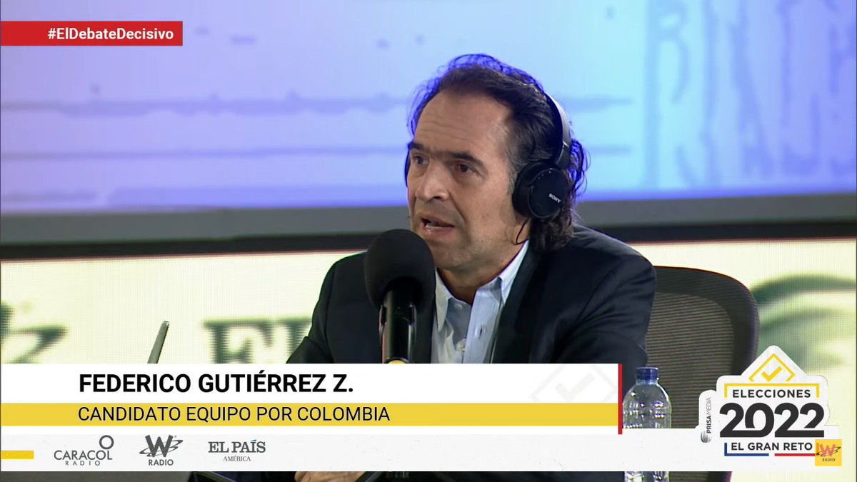 aydeelizarazoc's tweet photo. #ElDebateDecisivo @FicoGutierrez propone: garantizar seguridad a través de intervención integral: cuidar la vida y reducir homicidios por hurtos, modificar sistema penitenciario, disminuir deserción escolar, combatir reclutamiento de niños y jóvenes. #FicoElGanador @PartidoMIRA https://t.co/cqQnln4Rpm
