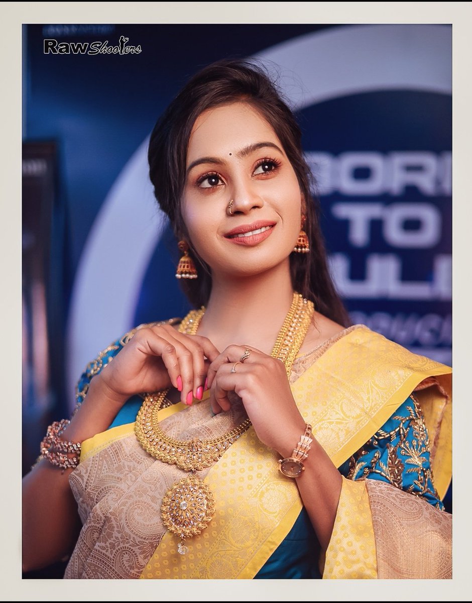 beauty_dusky's tweet photo. A bird is sitting on a tree is never afraid of the branch breaking, because her trust is not on the branch but on its own wings
#traditionaljewellery #treaditional #traditionwear #indianweddings #indianfilm #filminstallation #wedding #mahalakshmi #kruthikaselvaraj #wedding https://t.co/KJLDaHLbXk
