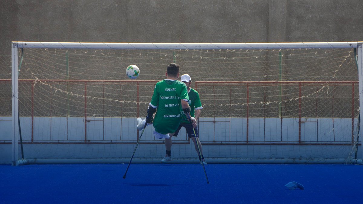 assocalciatori's tweet photo. INCLUSIONE: INSIEME DIAMO UN CALCIO ALLA DISCRIMINAZIONE

@AICSDakar: nuova iniziativa di sensibilizzazione sui diritti delle persone con disabilità per promuovere un cambiamento di paradigma sugli stereotipi legati alla disabilità.

👉 https://t.co/BID5mfunfk https://t.co/FihtuCxMVc