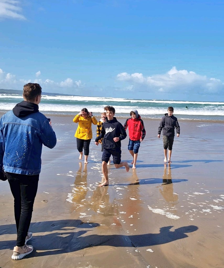ThomondCommColl's tweet photo. Our fabulous international students got an enjoyable day out at Lahinch &amp; The Cliffs of Moher lately! Big thanks to the teachers who brought them! #studentlife #studentdayout #GoTCC 😁🍦🌤 https://t.co/Zdje21Xkjr